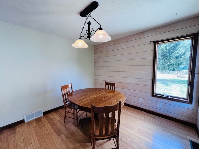 7705 Lakewood Road, Weldon, IL 61882