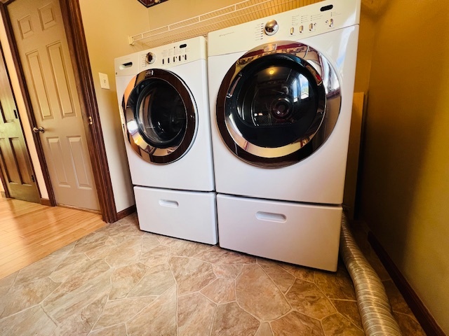 7705 Lakewood Road, Weldon, IL 61882