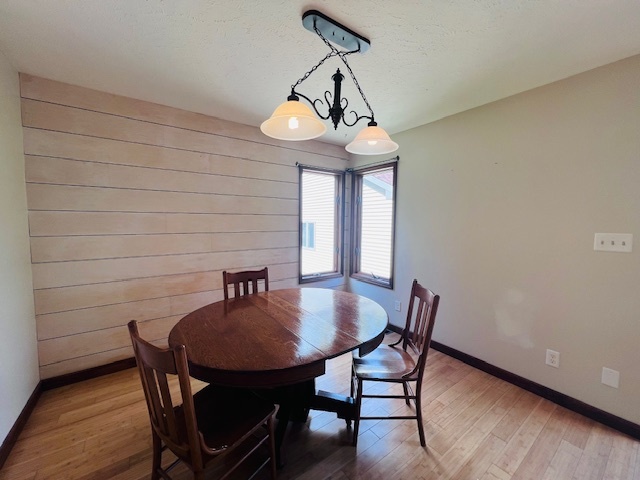 7705 Lakewood Road, Weldon, IL 61882