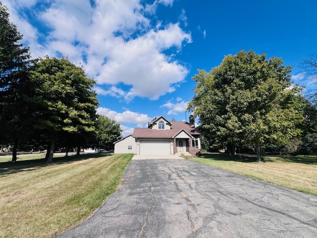 7705 Lakewood Road, Weldon, IL 61882