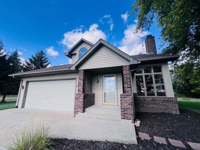 7705 Lakewood Road, Weldon, IL 61882