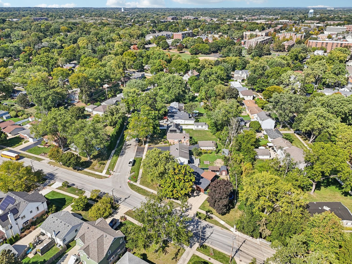 122 W HELEN Road, Palatine, IL 60067