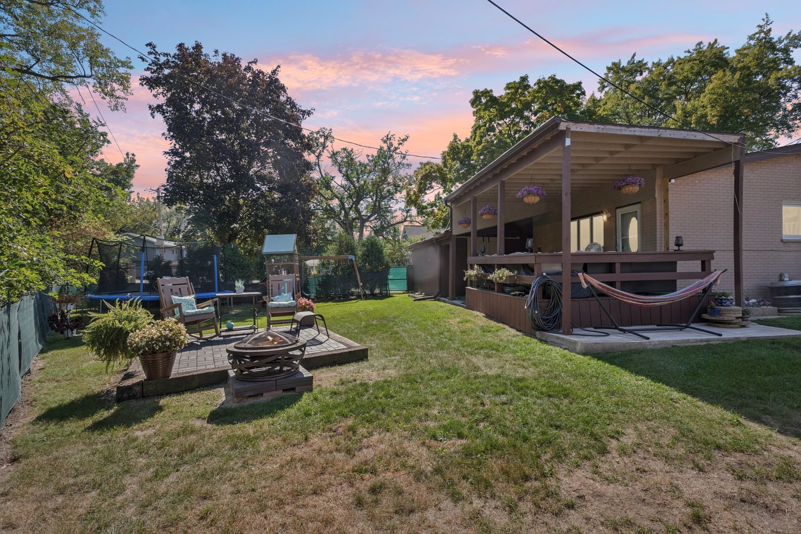 122 W HELEN Road, Palatine, IL 60067