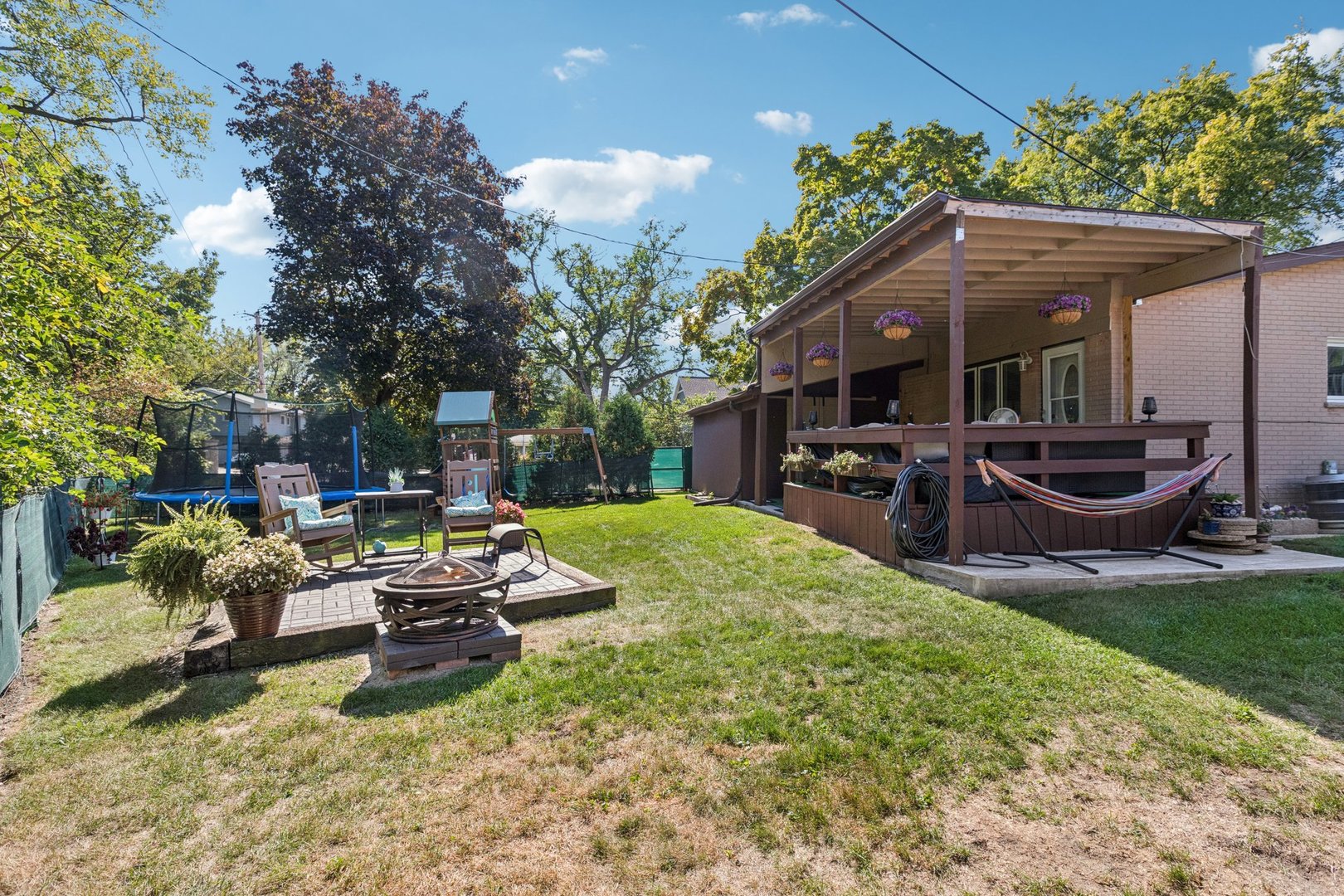 122 W HELEN Road, Palatine, IL 60067