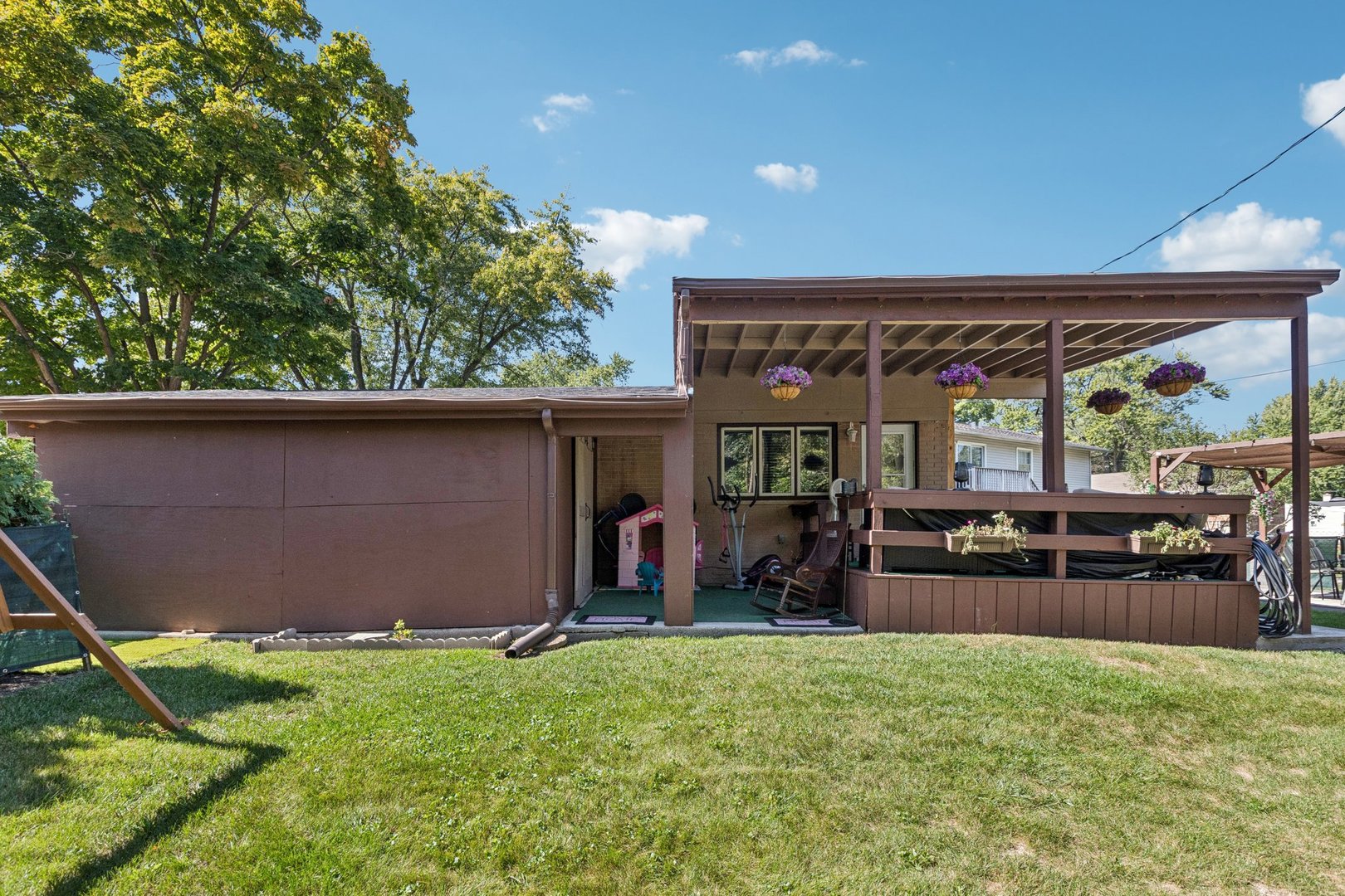 122 W HELEN Road, Palatine, IL 60067