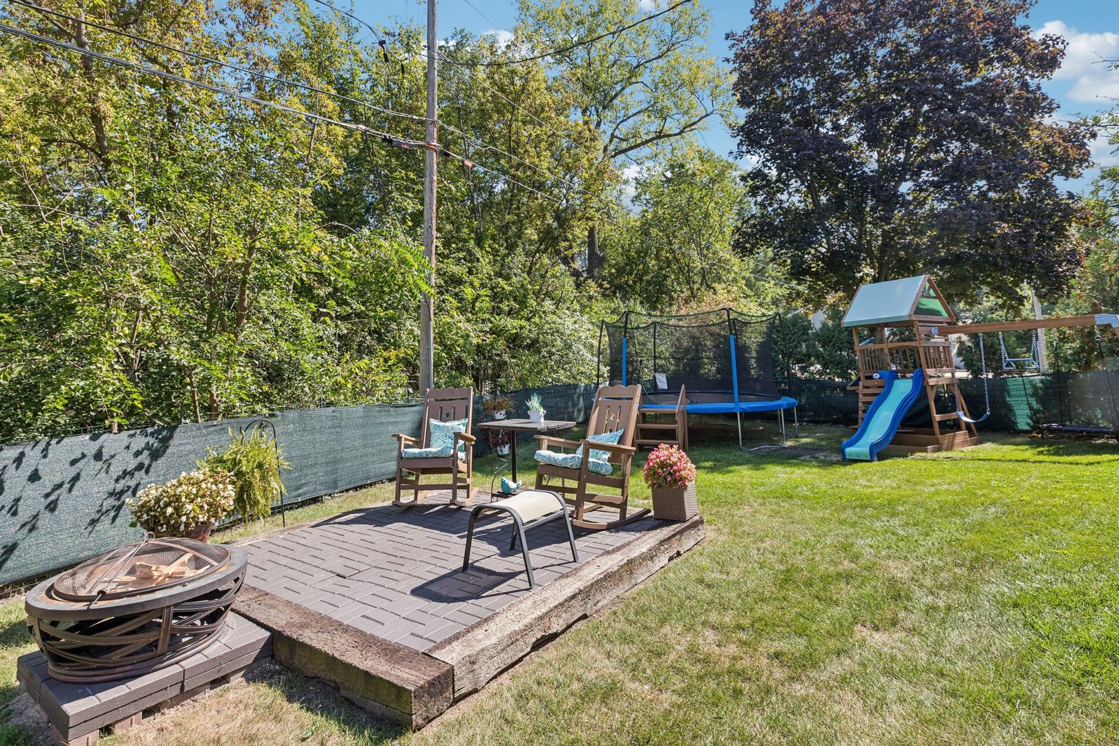 122 W HELEN Road, Palatine, IL 60067