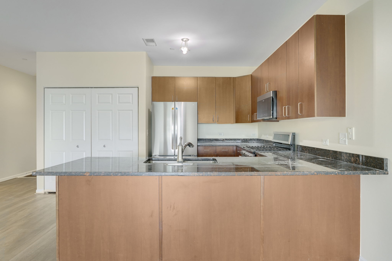 5100 W 96th Street #524, Oak Lawn, IL 60453