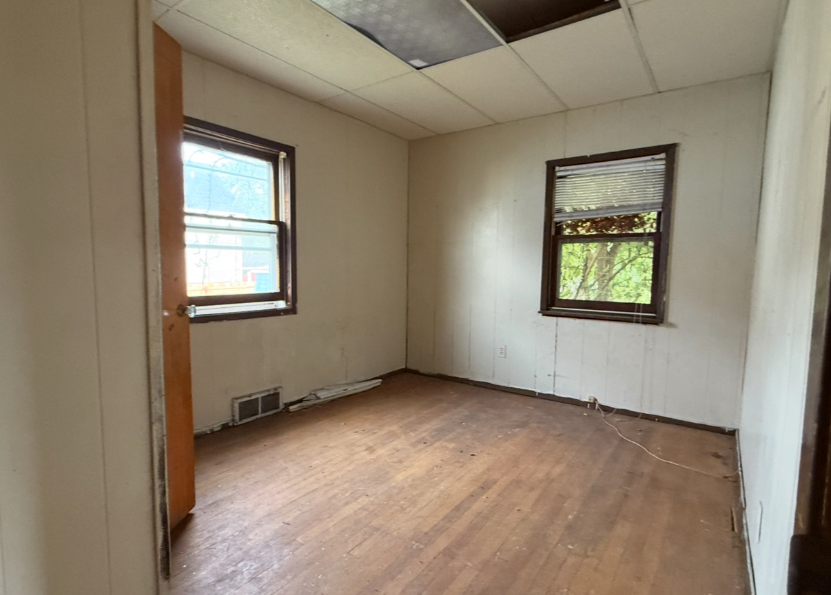 28 156th Street, Calumet City, IL 60409