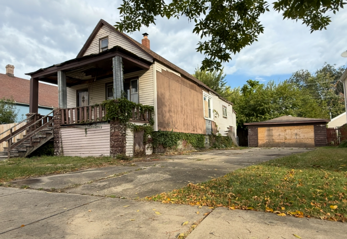 28 156th Street, Calumet City, IL 60409