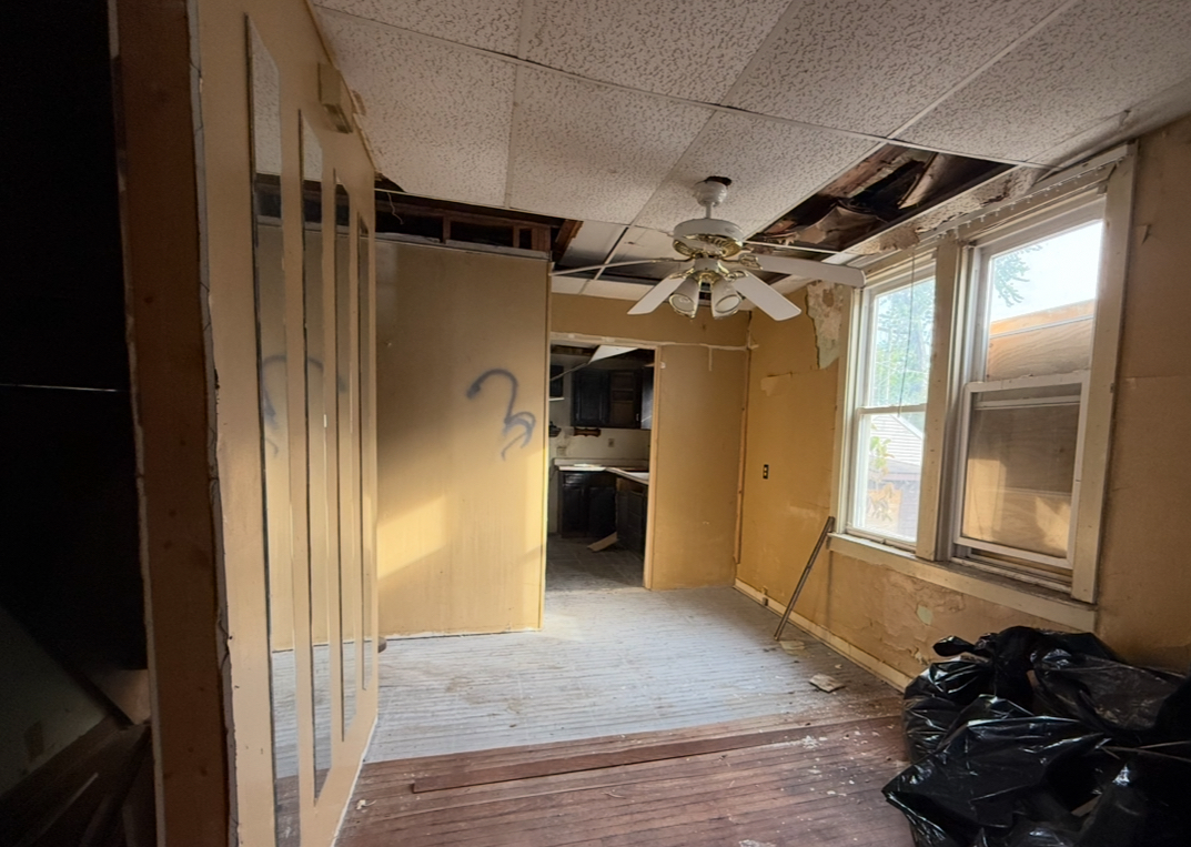 28 156th Street, Calumet City, IL 60409