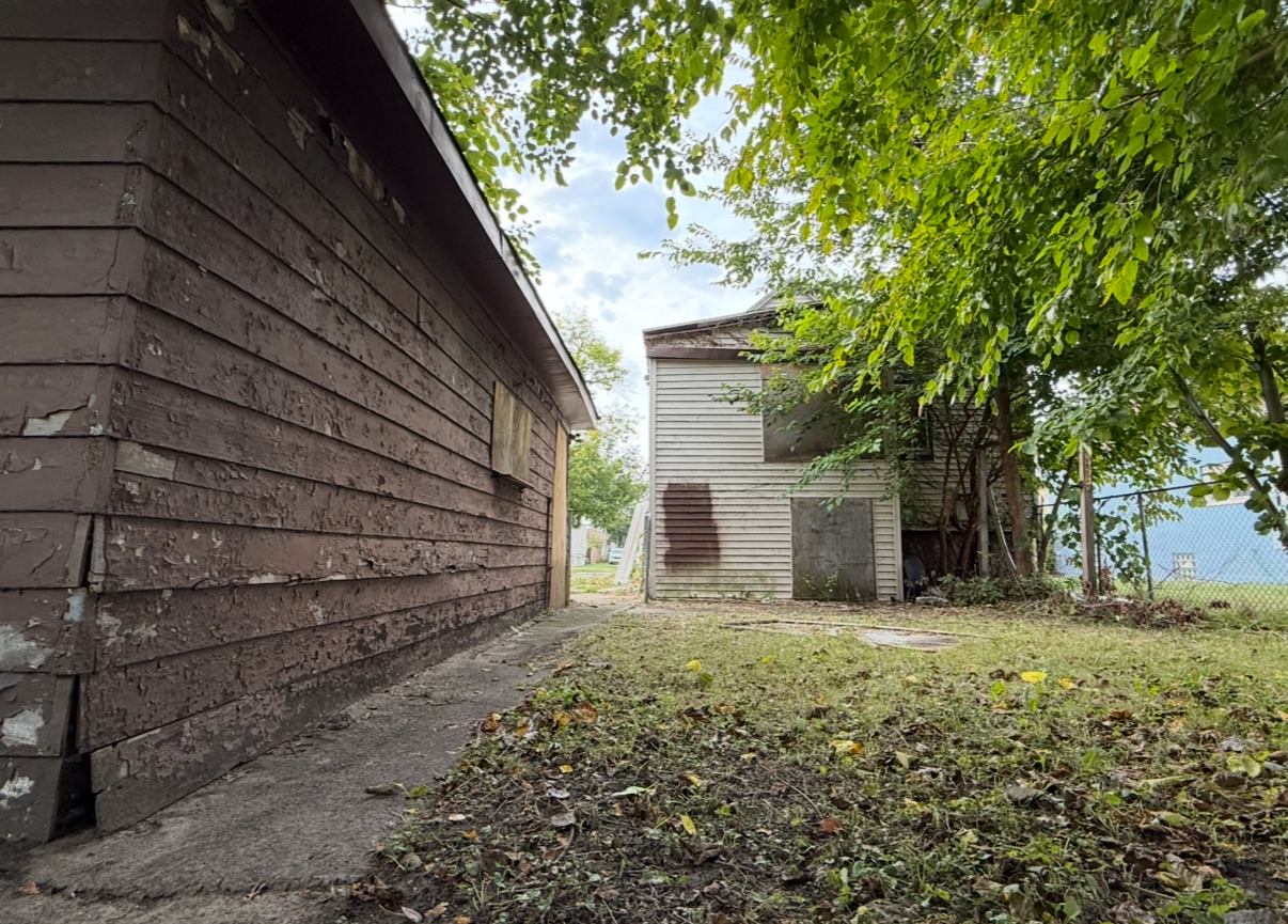 28 156th Street, Calumet City, IL 60409