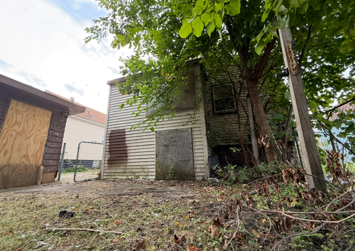 28 156th Street, Calumet City, IL 60409
