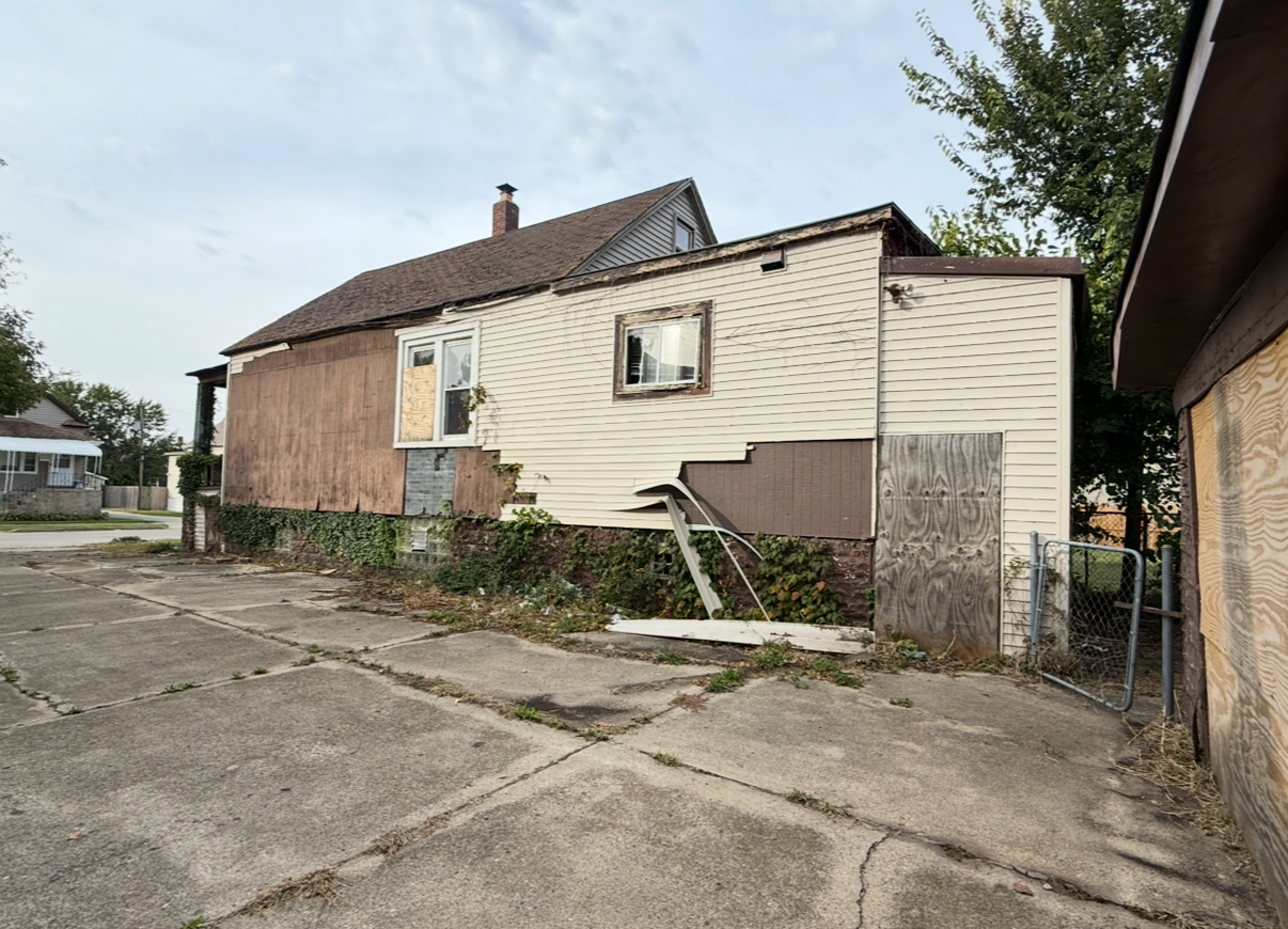 28 156th Street, Calumet City, IL 60409