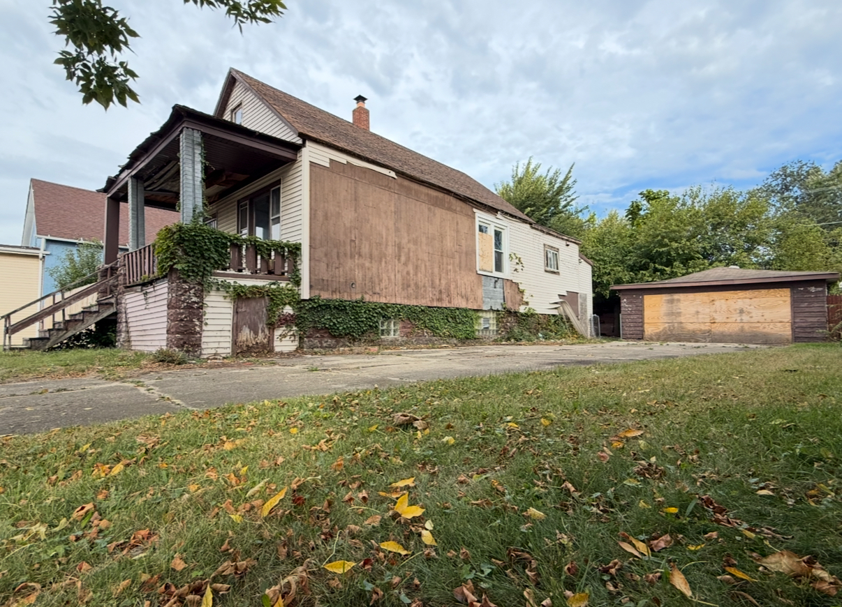 28 156th Street, Calumet City, IL 60409