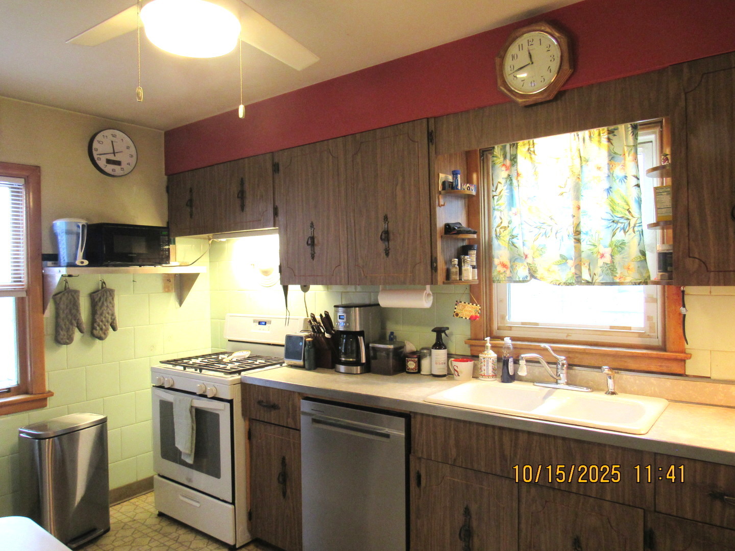 3148 W 102nd Street, Evergreen Park, IL 60805