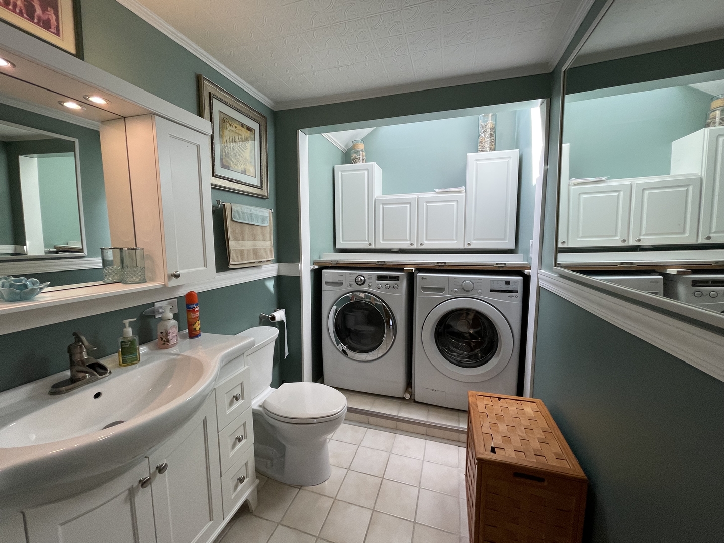 8506 S 85TH Court, Hickory Hills, IL 60457