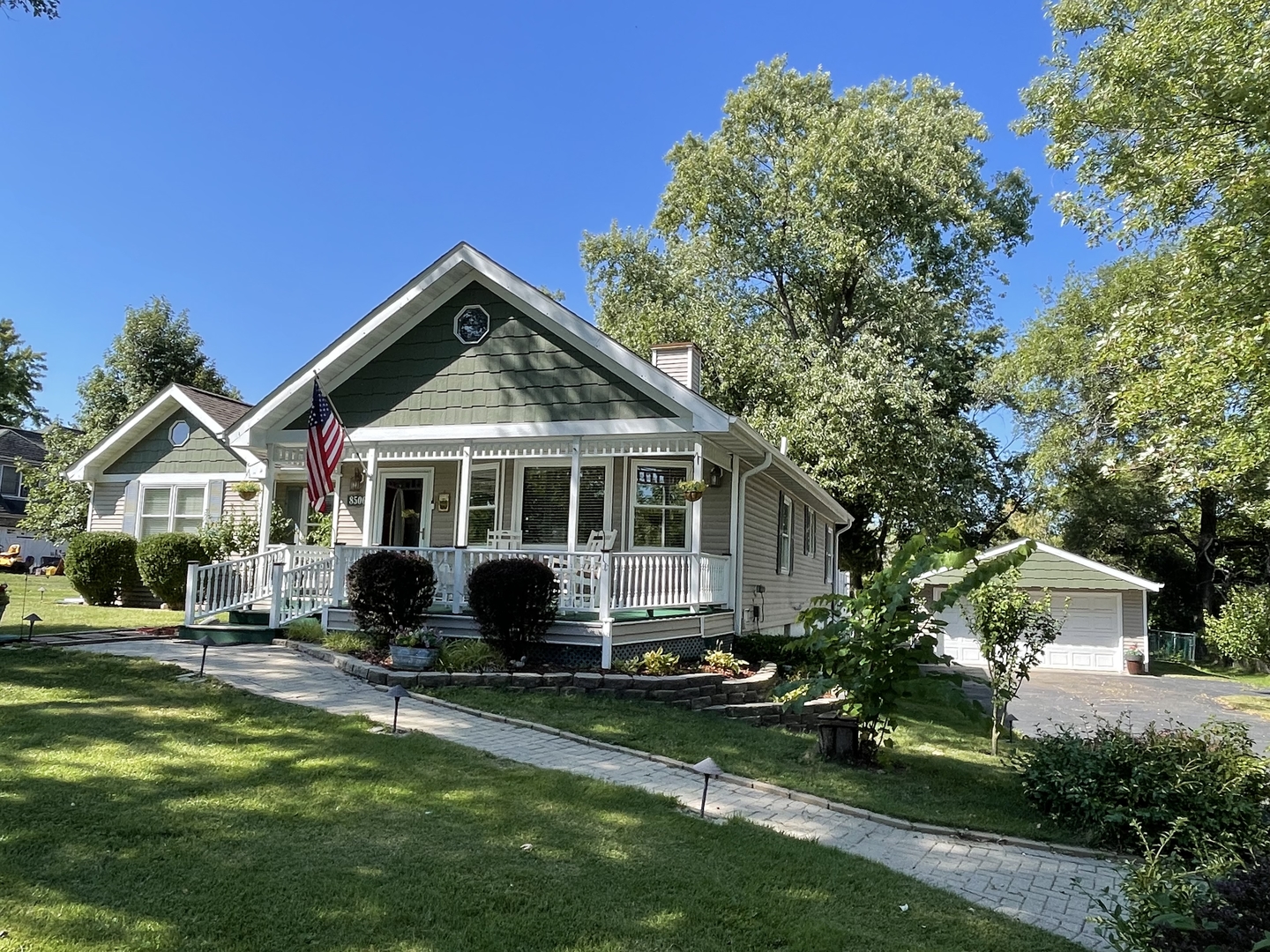 8506 S 85TH Court, Hickory Hills, IL 60457