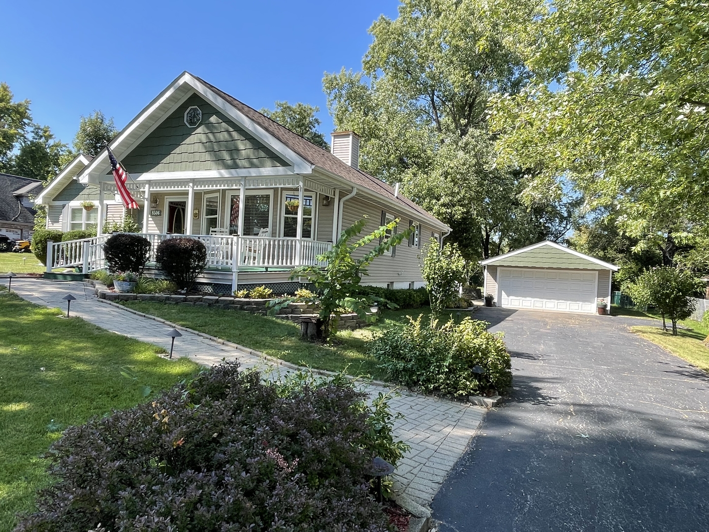 8506 S 85TH Court, Hickory Hills, IL 60457