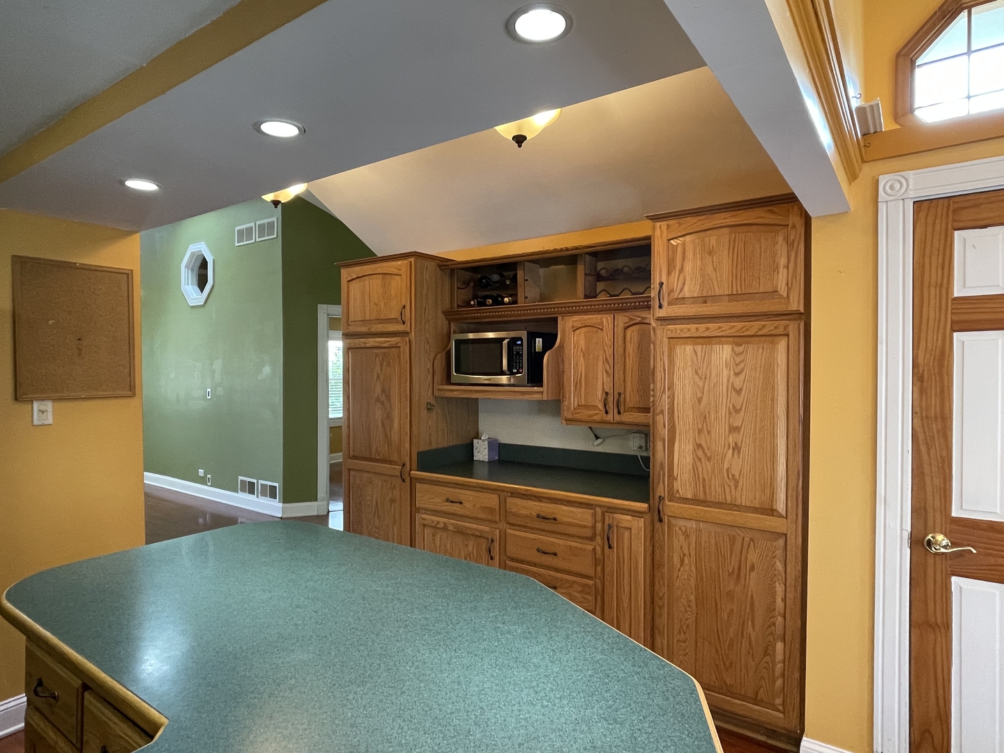 8506 S 85TH Court, Hickory Hills, IL 60457