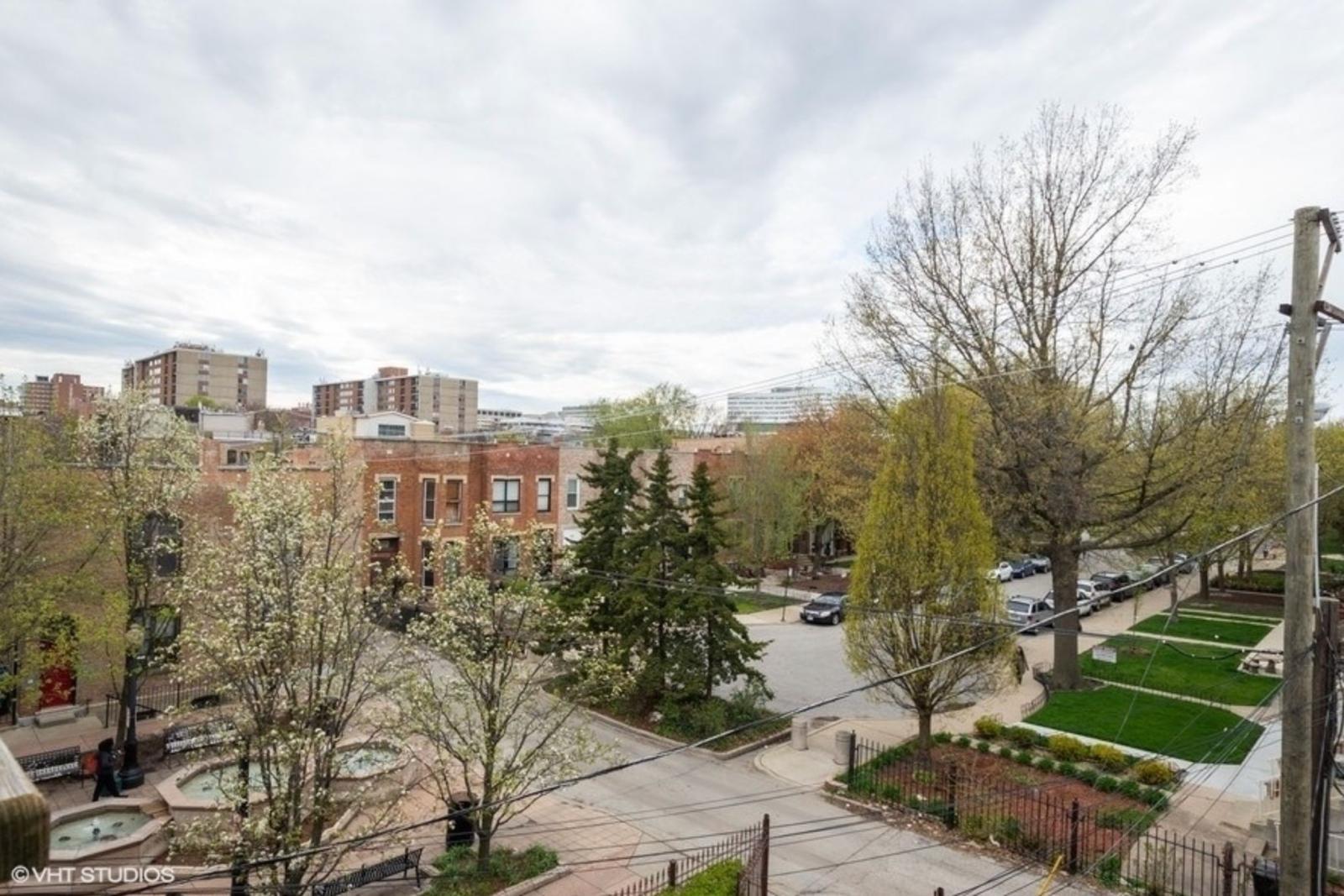 1422 W TAYLOR Street #2, Chicago, IL 60607