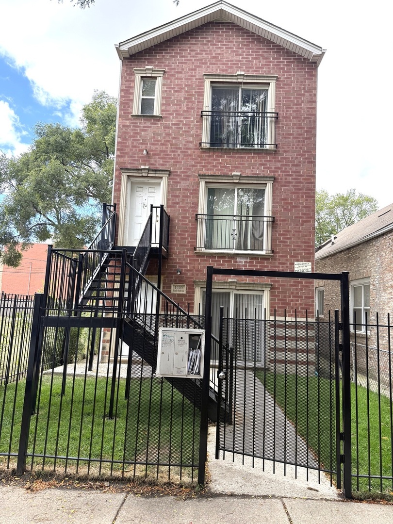 1440 S Kedvale Avenue, Chicago, IL 60623
