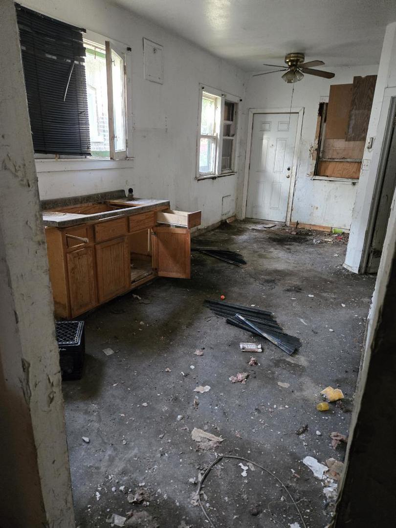 8350 S Green Street, Chicago, IL 60620