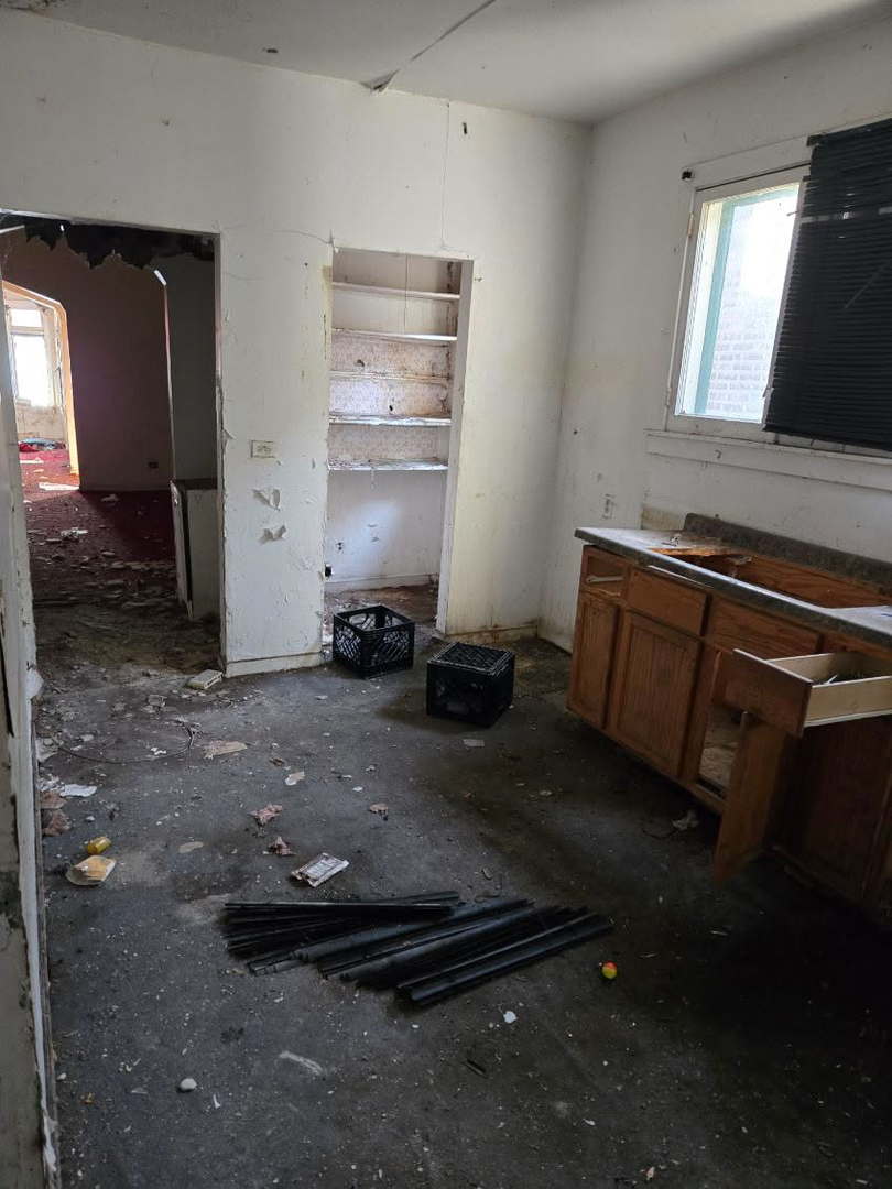 8350 S Green Street, Chicago, IL 60620