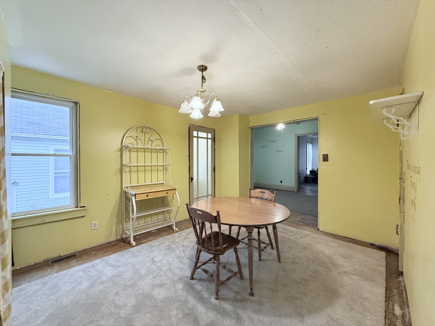 613 N Center Street, Clinton, IL 61727