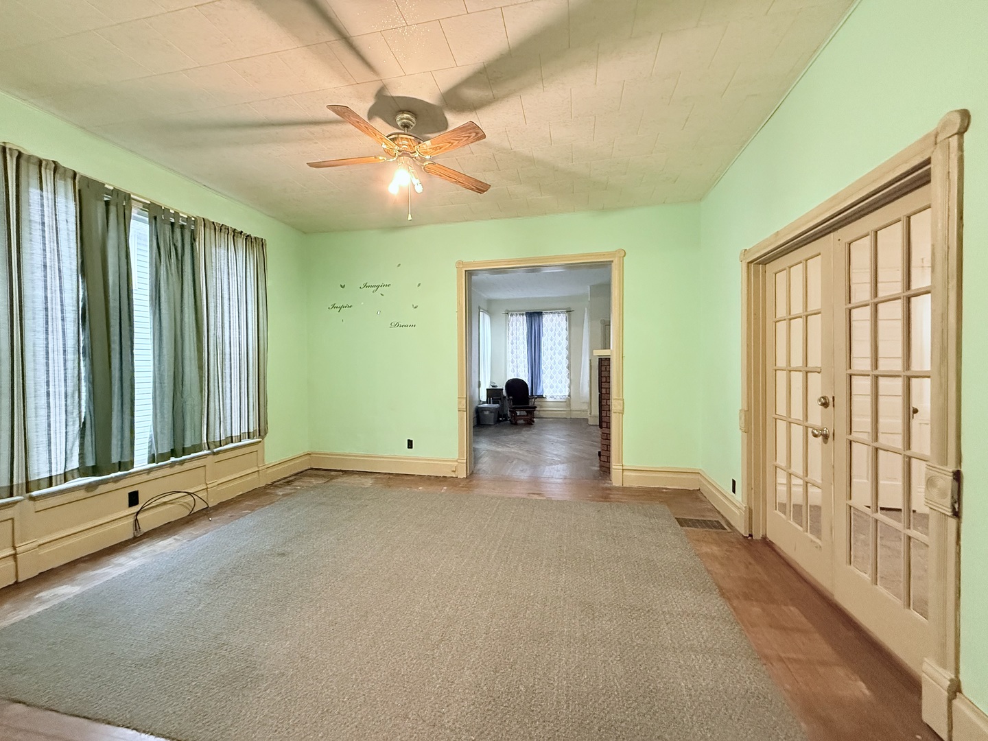 613 N Center Street, Clinton, IL 61727