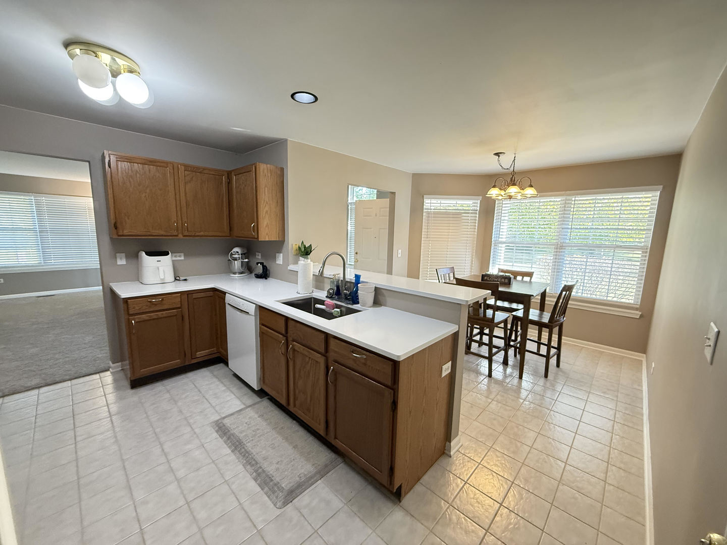 6720 E Monticello Court #14-A1, Gurnee, IL 60031