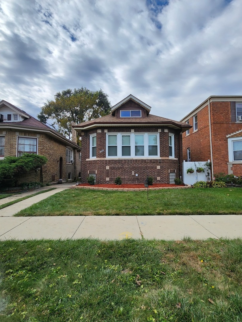 8518 S Dante Avenue, Chicago, IL 60619