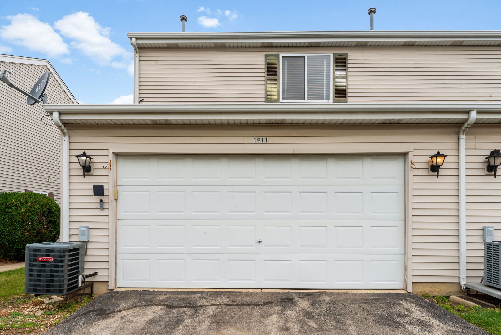 1911 MAYAN Court #1911, Joliet, IL 60435