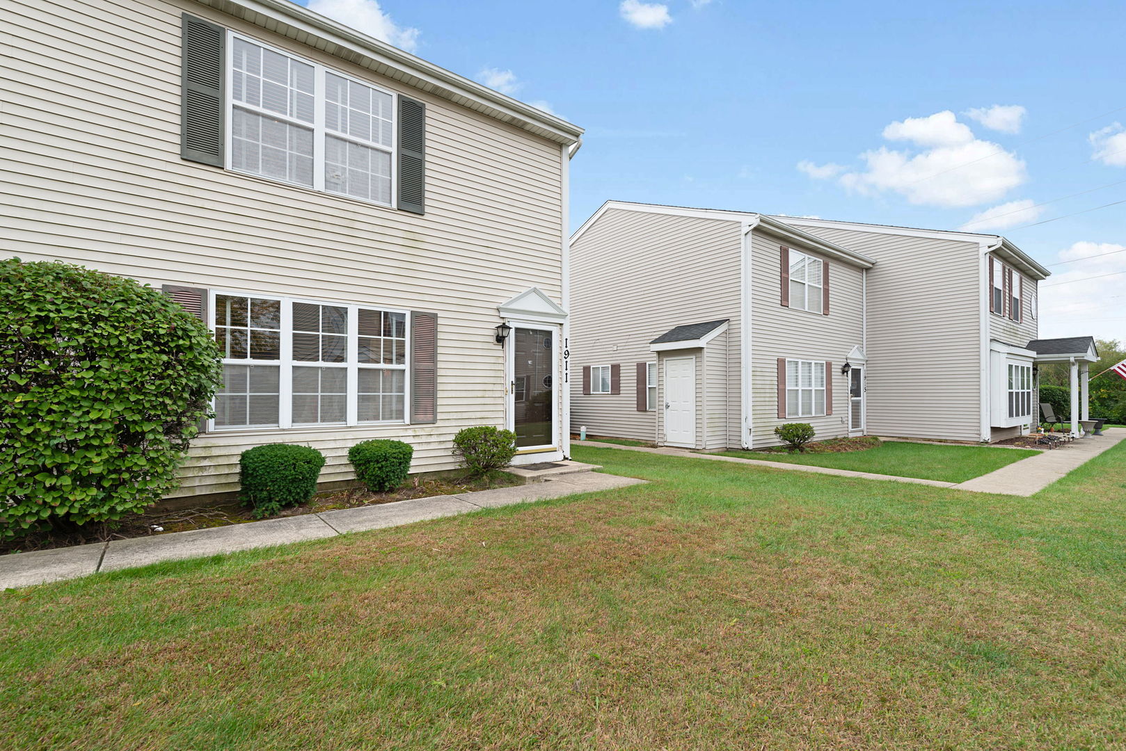 1911 MAYAN Court #1911, Joliet, IL 60435