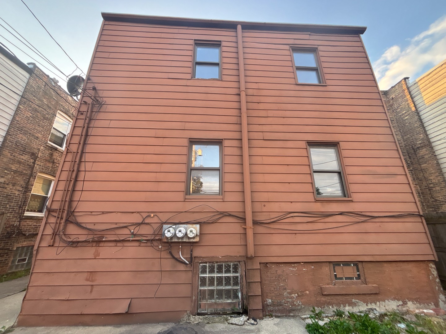 1411 N Latrobe Avenue, Chicago, IL 60651