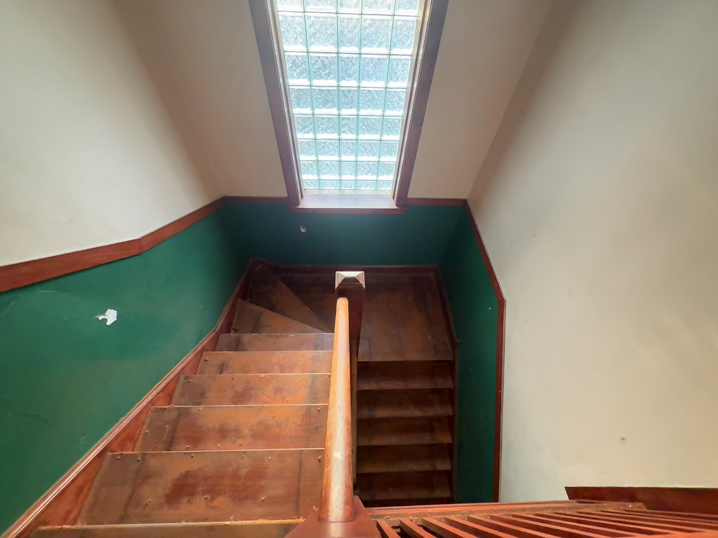 1411 N Latrobe Avenue, Chicago, IL 60651