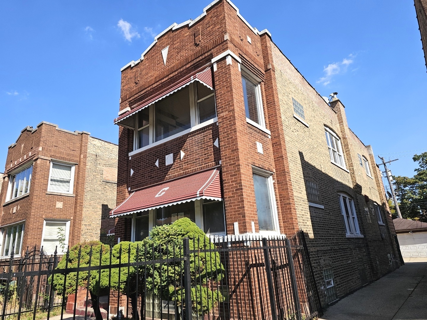 1411 N Latrobe Avenue, Chicago, IL 60651