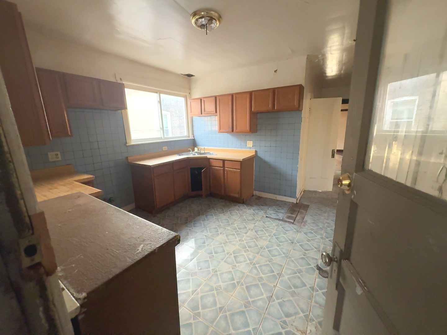 1411 N Latrobe Avenue, Chicago, IL 60651
