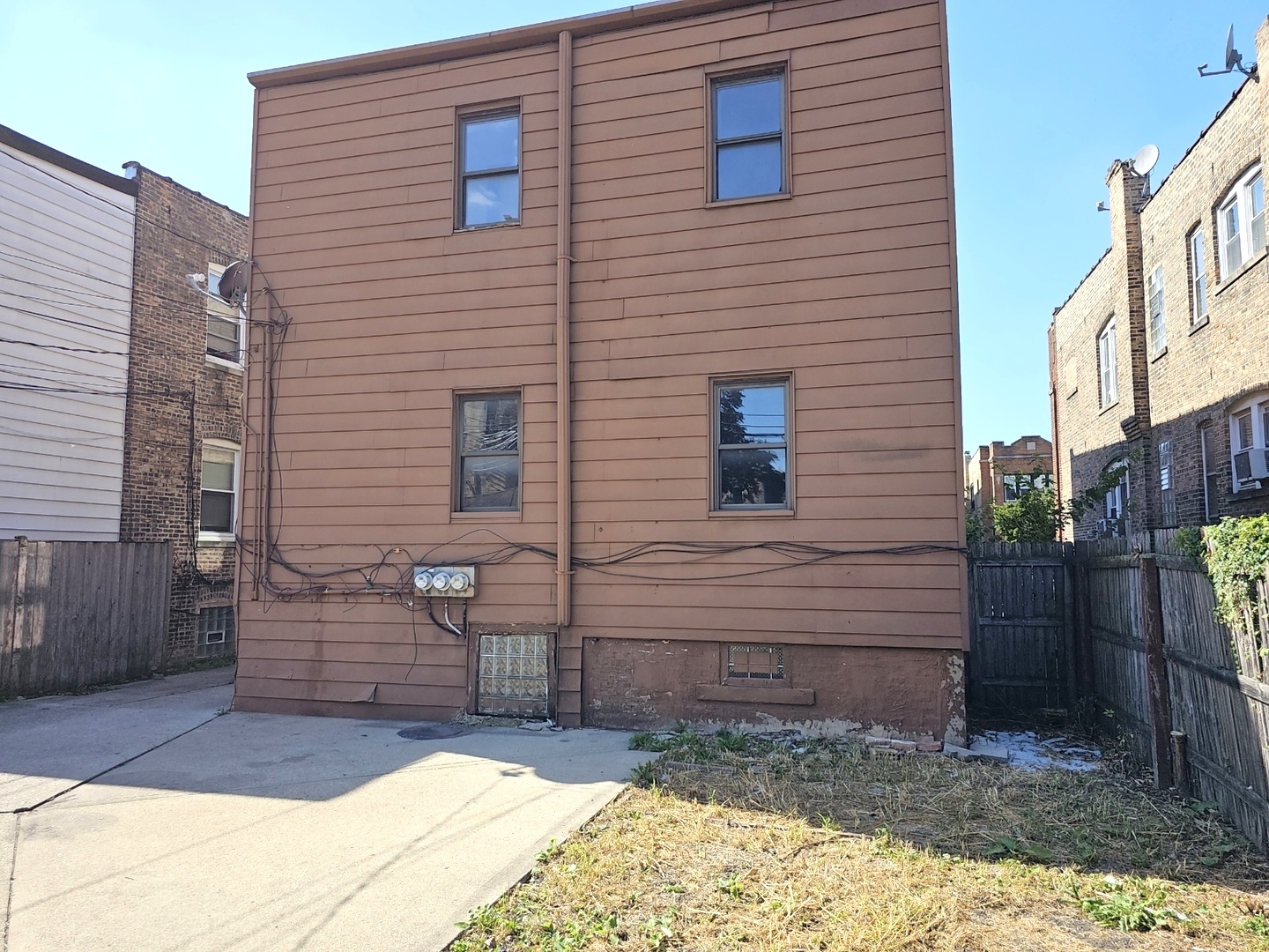 1411 N Latrobe Avenue, Chicago, IL 60651