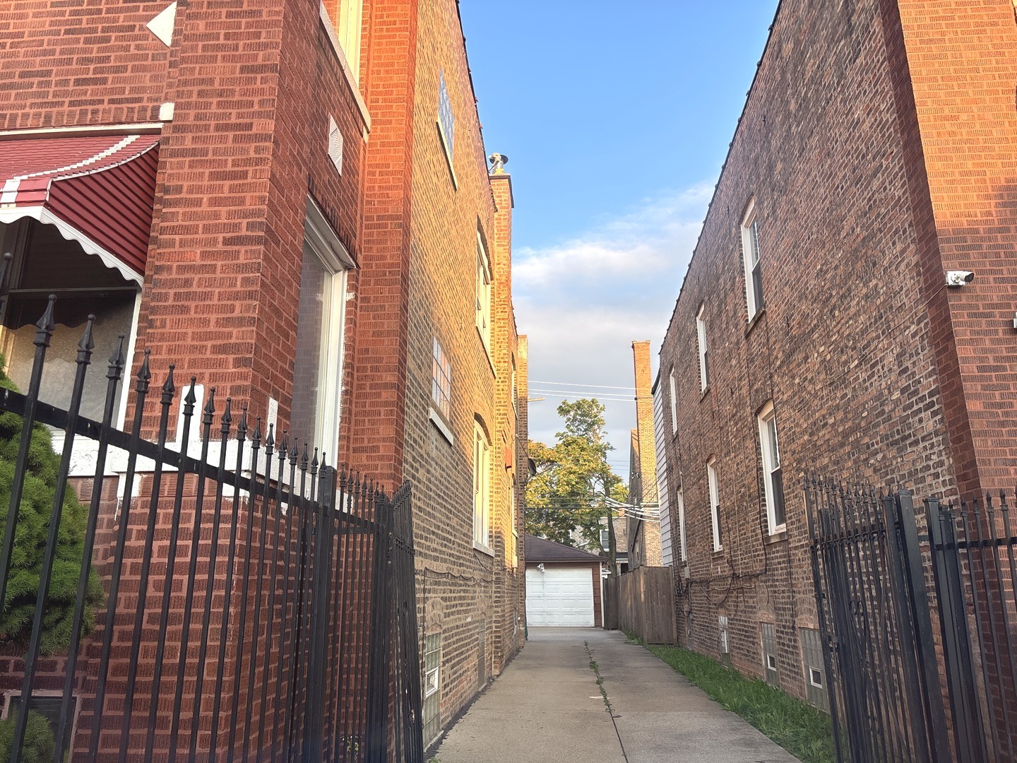1411 N Latrobe Avenue, Chicago, IL 60651