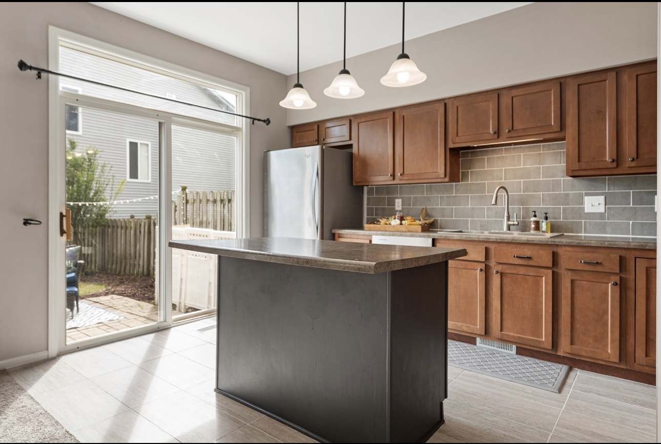 351 Richmond Drive, Romeoville, IL 60446