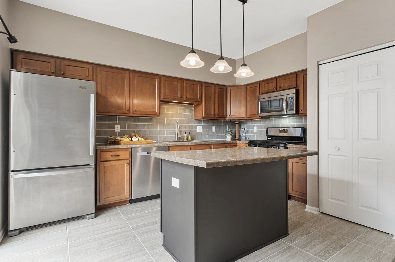 351 Richmond Drive, Romeoville, IL 60446