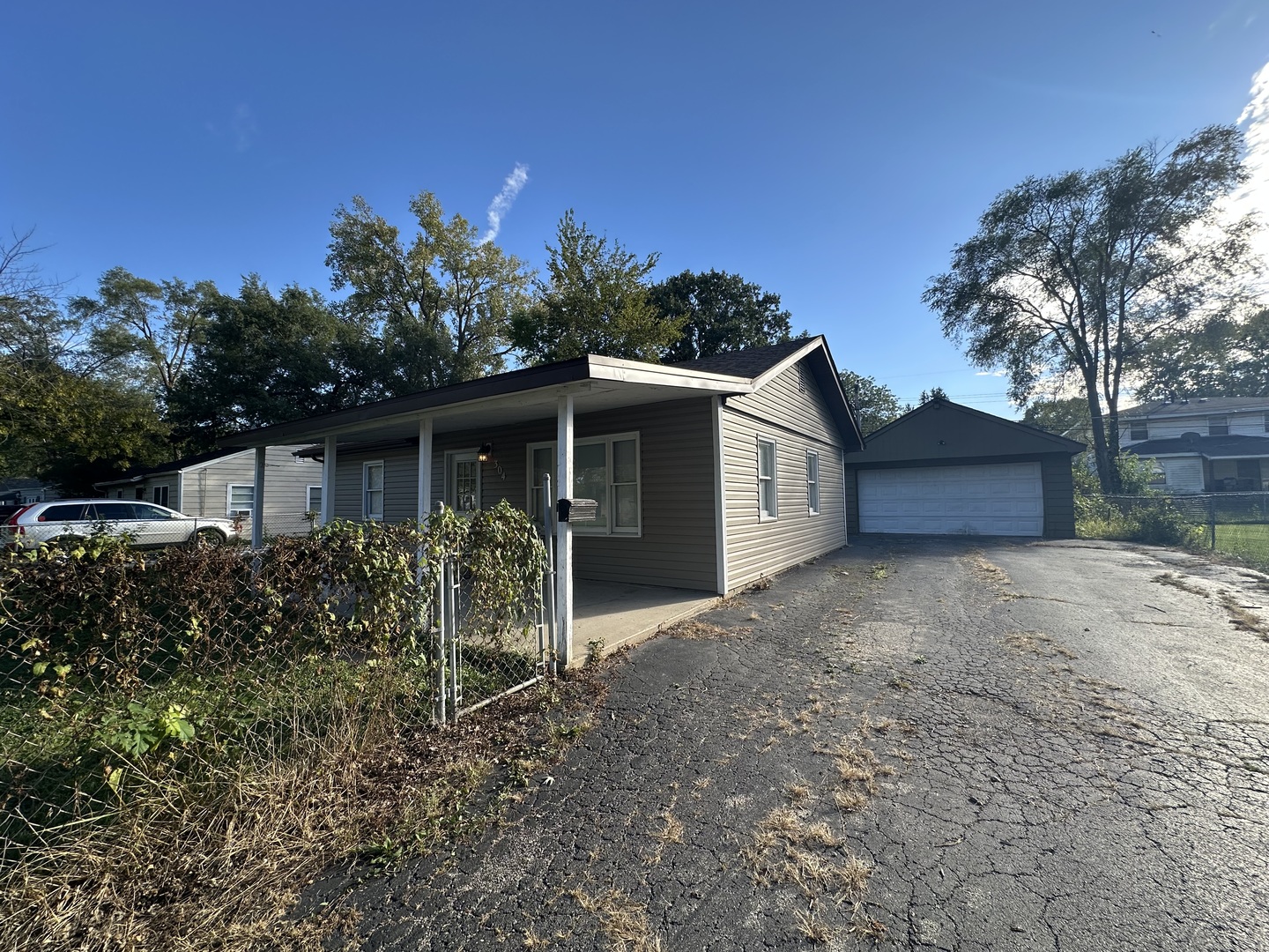 304 Louis Road, Joliet, IL 60433