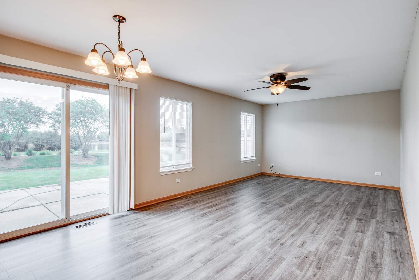 2873 CARLSBAD Circle, Aurora, IL 60503