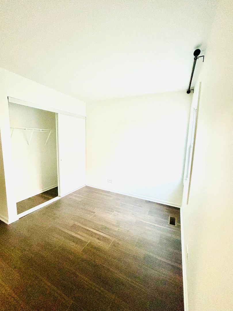 231 Sunset Court #231, Vernon Hills, IL 60061