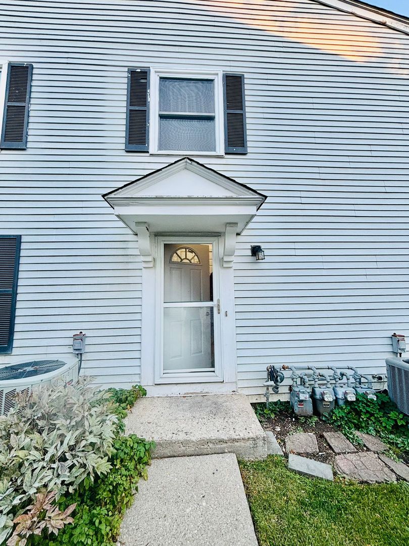 231 Sunset Court #231, Vernon Hills, IL 60061