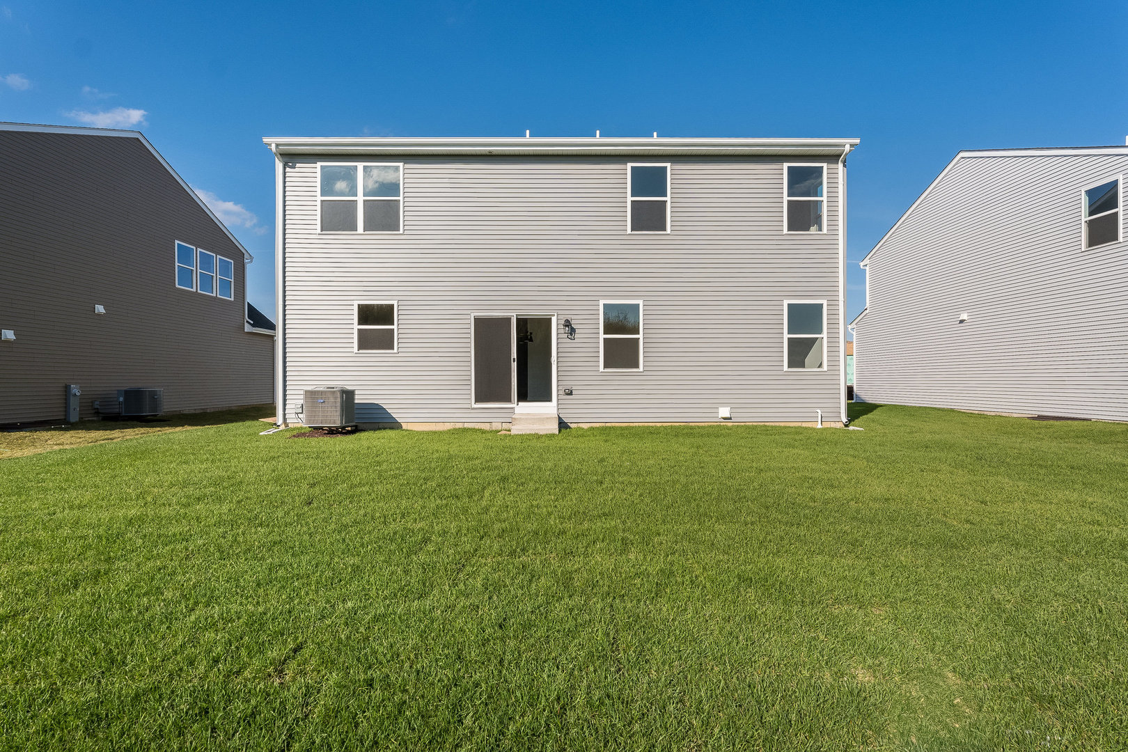 513 Carter Avenue, Oswego, IL 60543