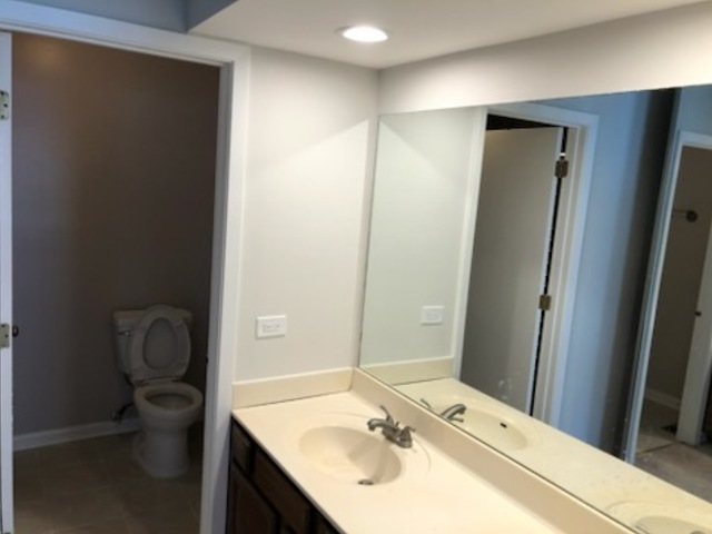 612 Newbury Lane, Schaumburg, IL 60173
