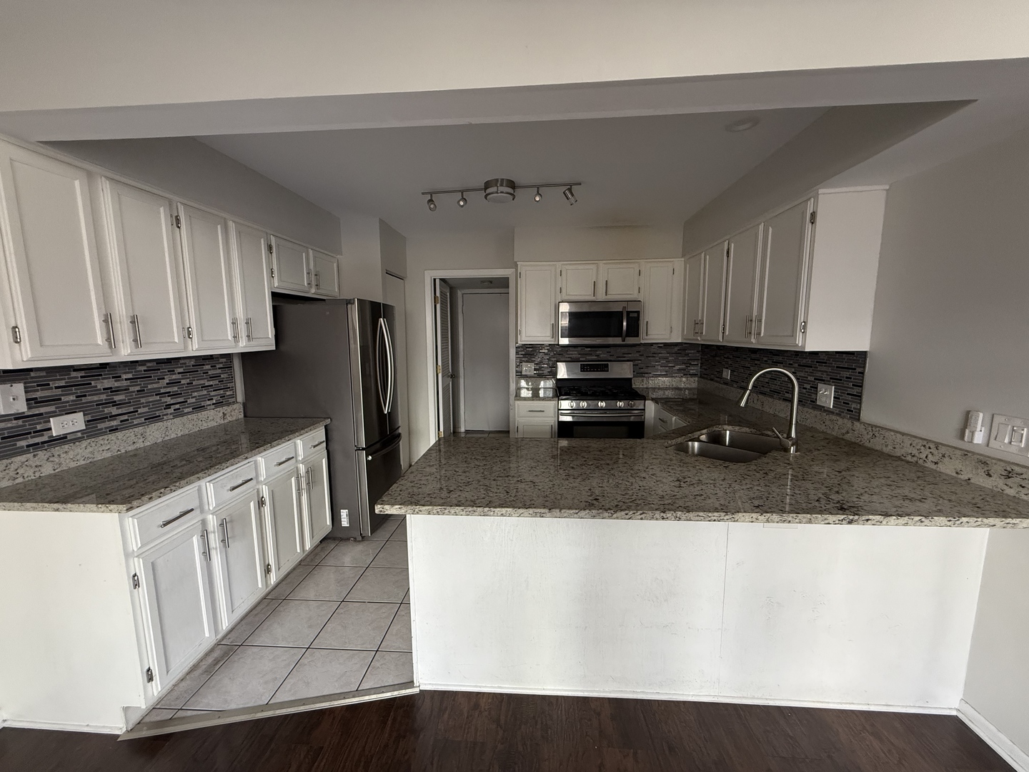 612 Newbury Lane, Schaumburg, IL 60173