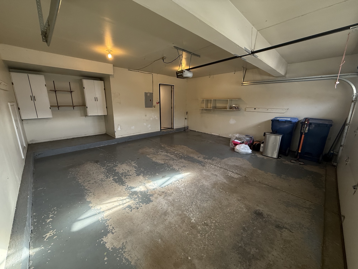 612 Newbury Lane, Schaumburg, IL 60173