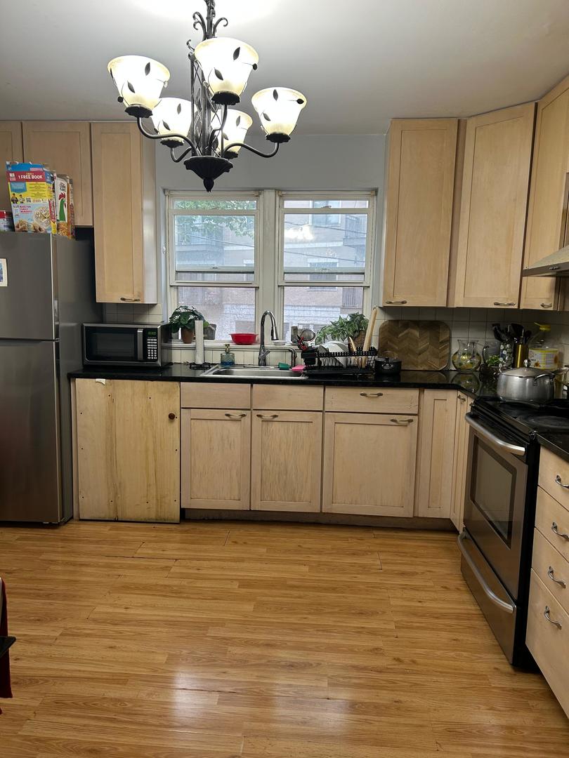 8847 La Crosse Avenue #204, Skokie, IL 60077